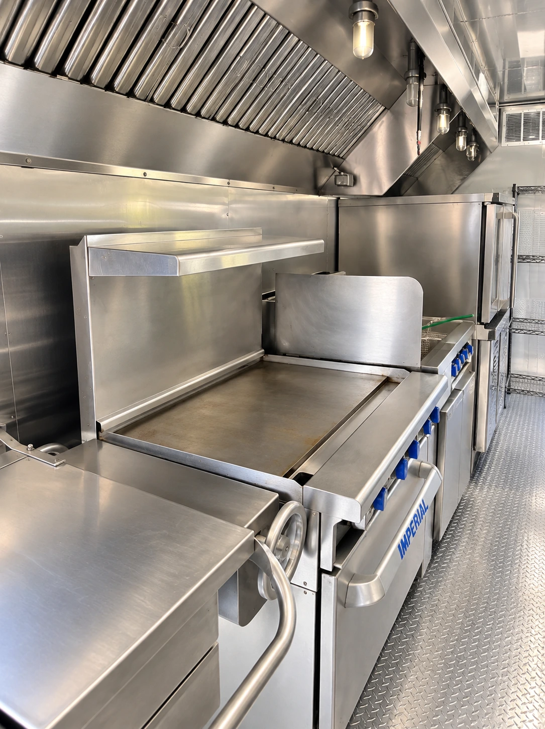 Remote Basecamp and Workforce Housing Layout 26ft baby bulk kitchen griddle cooking line(1)