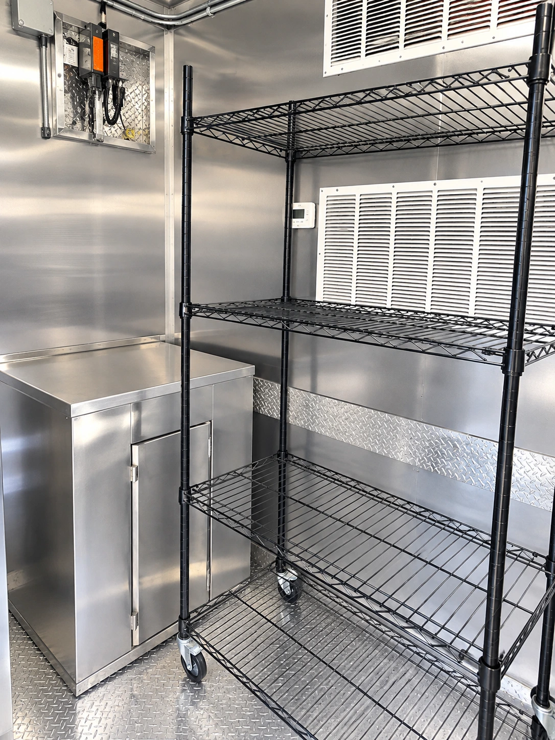 26ft Baby Bulk Kitchen - mobile kitchen trailer for rent