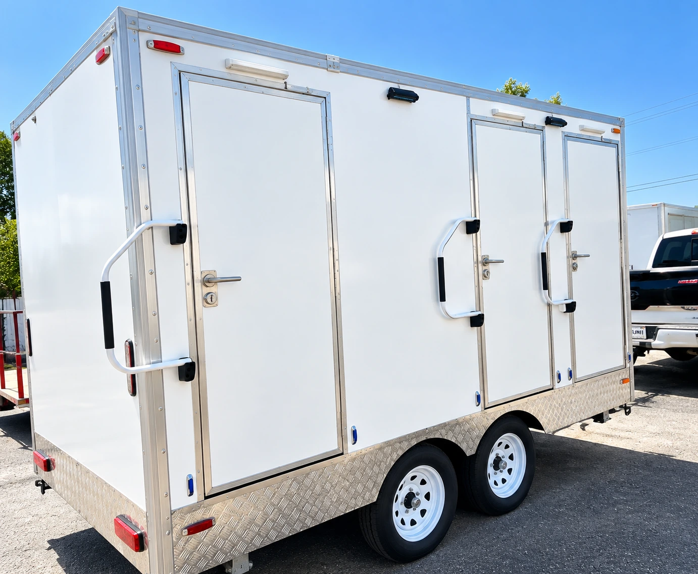 13ft Luxury Shower-Restroom Combination Trailer (3 Stalls) luxury shower restroom trailer side view